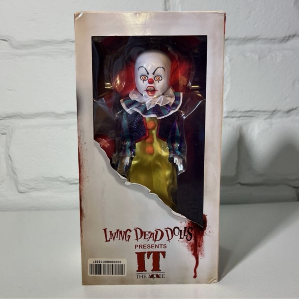 Living Dead Dolls Presents IT 1990: Pennywise doll